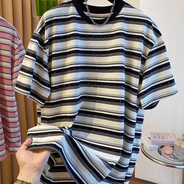 Summer Clothing Outlet - Unisexowa koszulka z krótkim rękawem w